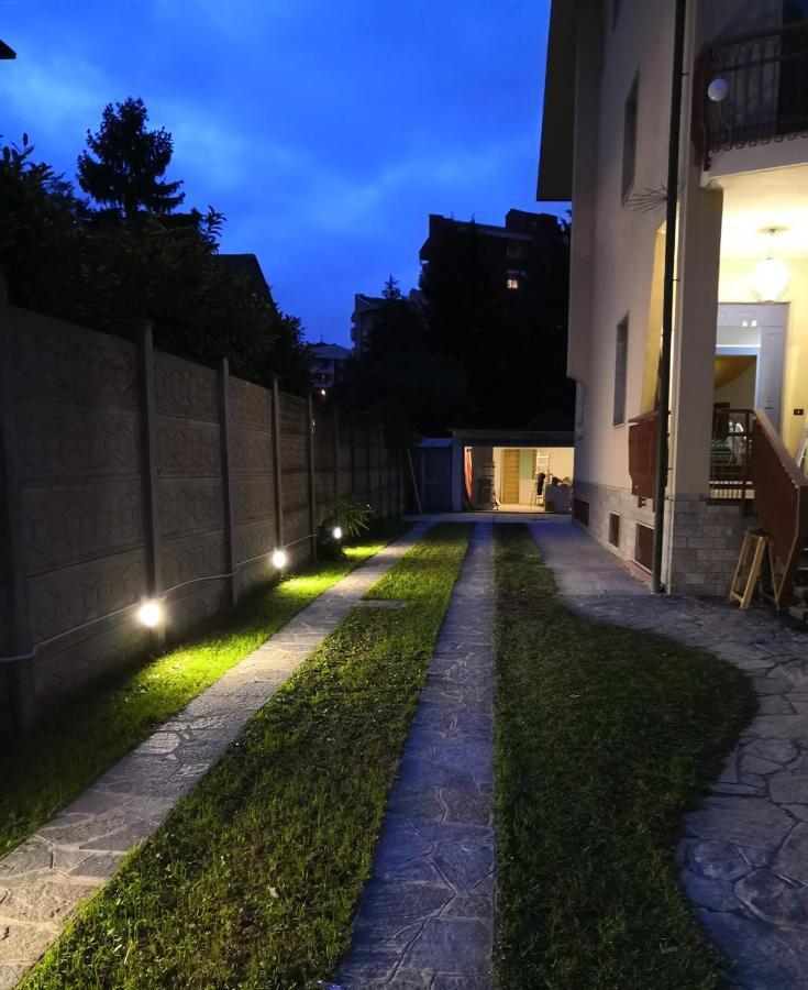 Flatmilan Hotel Cernusco Sul Naviglio Bagian luar foto