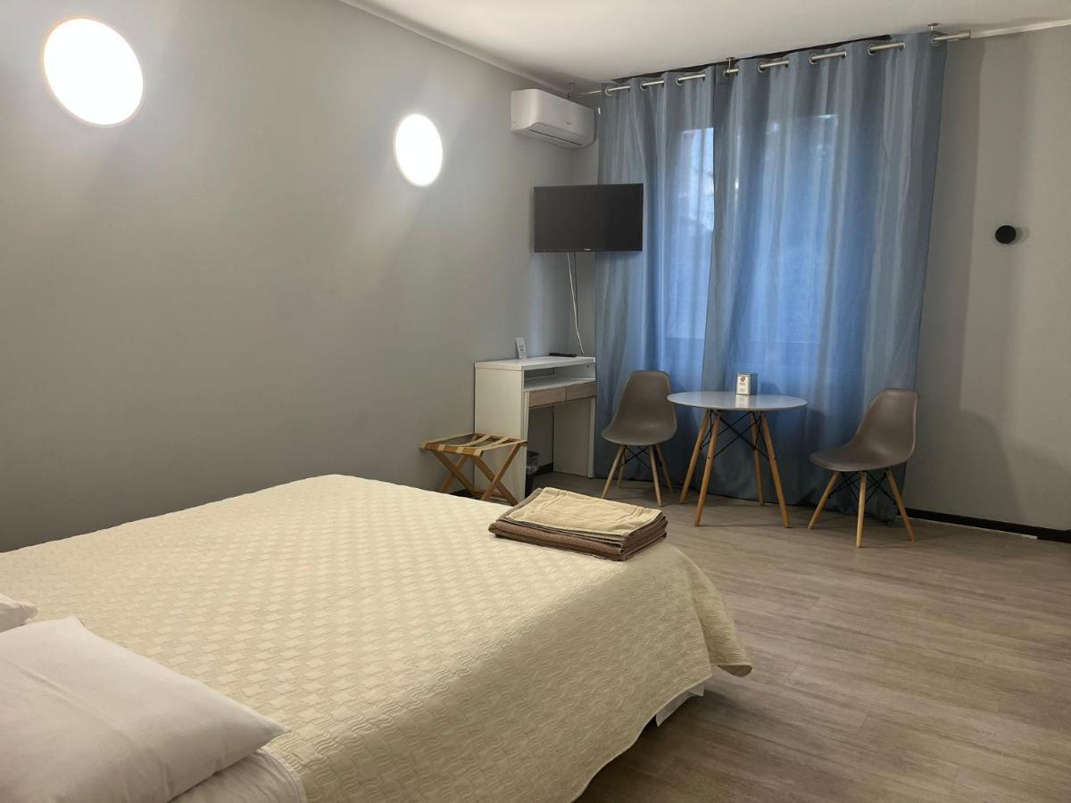 Flatmilan Hotel Cernusco Sul Naviglio Bagian luar foto