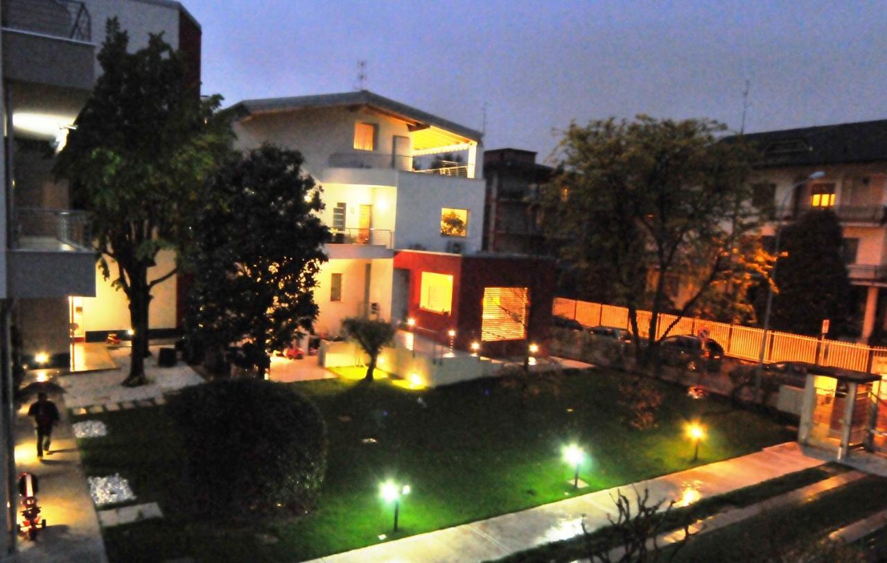 Flatmilan Hotel Cernusco Sul Naviglio Bagian luar foto