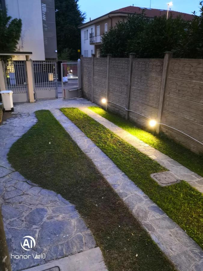 Flatmilan Hotel Cernusco Sul Naviglio Bagian luar foto